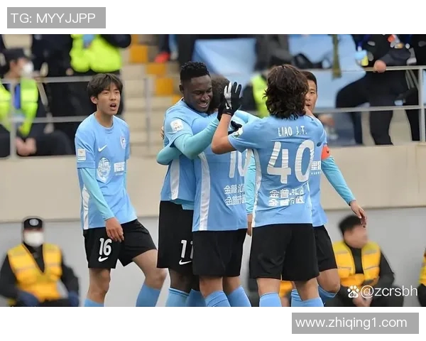 大连足球魅力四射外国明星球员助力城市体育发展与文化交流